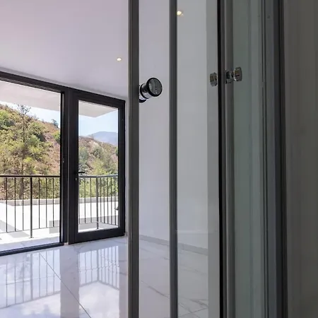 Luxury W Pool Holiday home Kakopetria