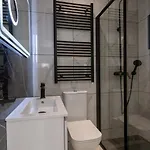 Luxury W Pool בית נופש