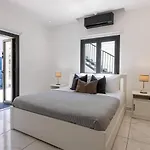 Luxury W Pool בית נופש *