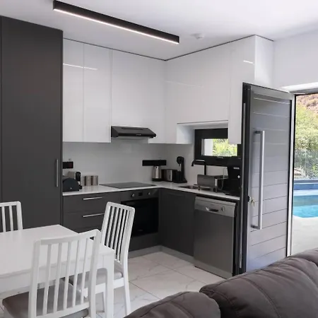 Luxury W Pool Prázdninový dům Kakopetria