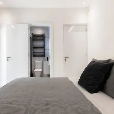 Luxury W Pool Nyaraló *