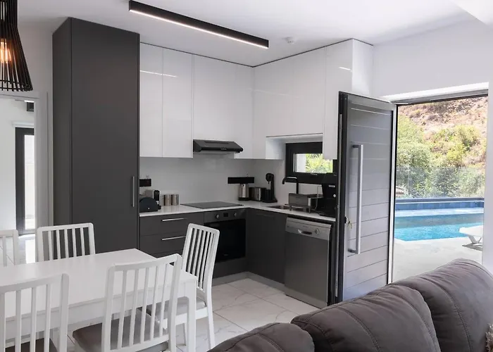 Luxury W Pool Дом отдыха Какопетрия